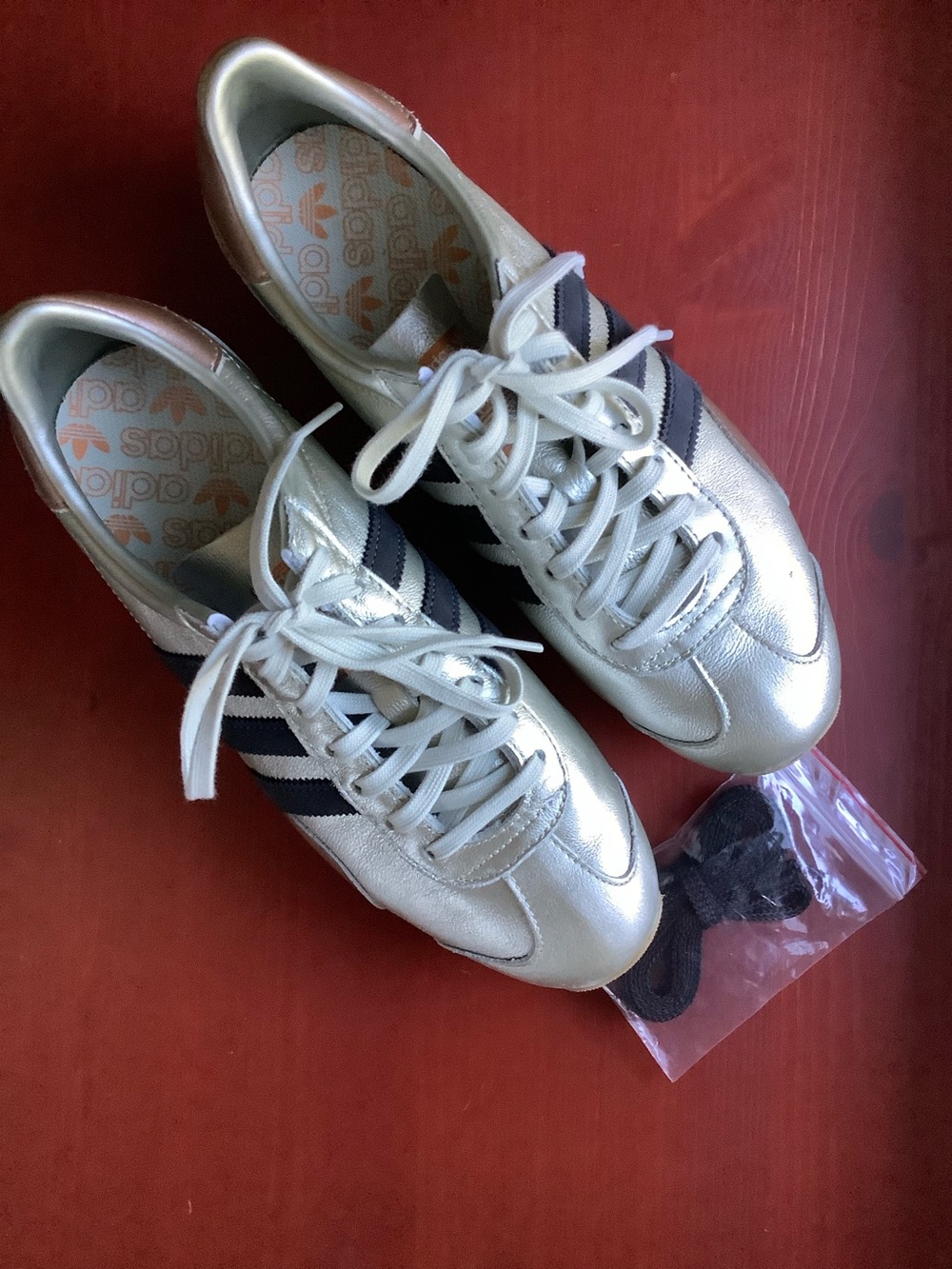 adidas Originals Country OG "Silver Metallic/Gold Metallic/Core Black"